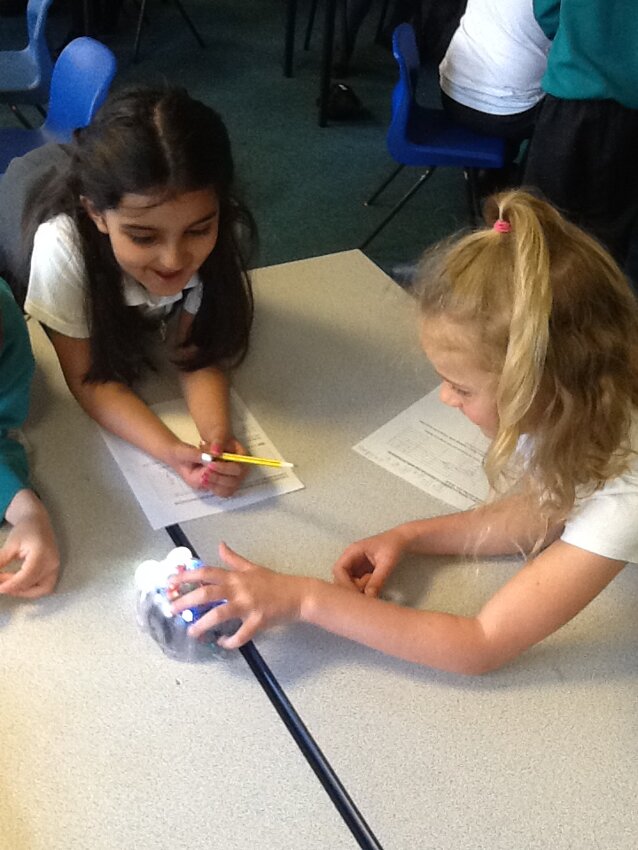 Image of Y2 ICT - Coding using Beebots